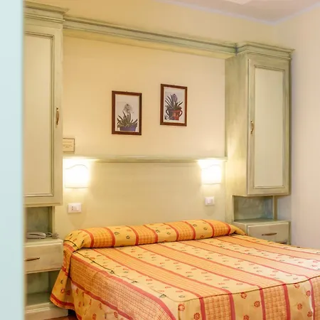Minerva Hotel 2*