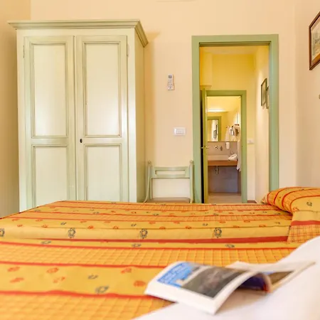 Minerva Hotel 2*